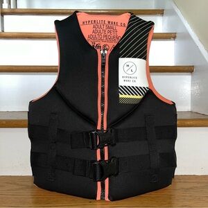 Hyperlite Wake Co // NWOT // Indy Women’s CGA Vest - Peach - Adult Small